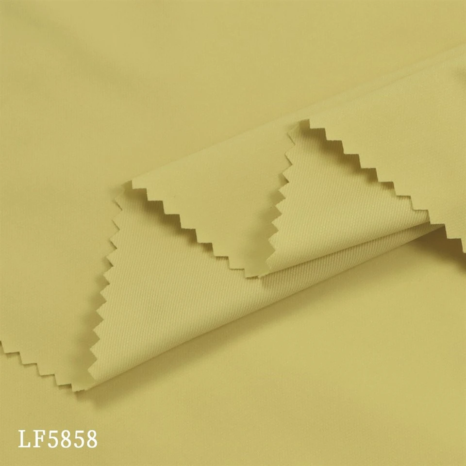 Jacquard-Stoff mit Perlenpunkten