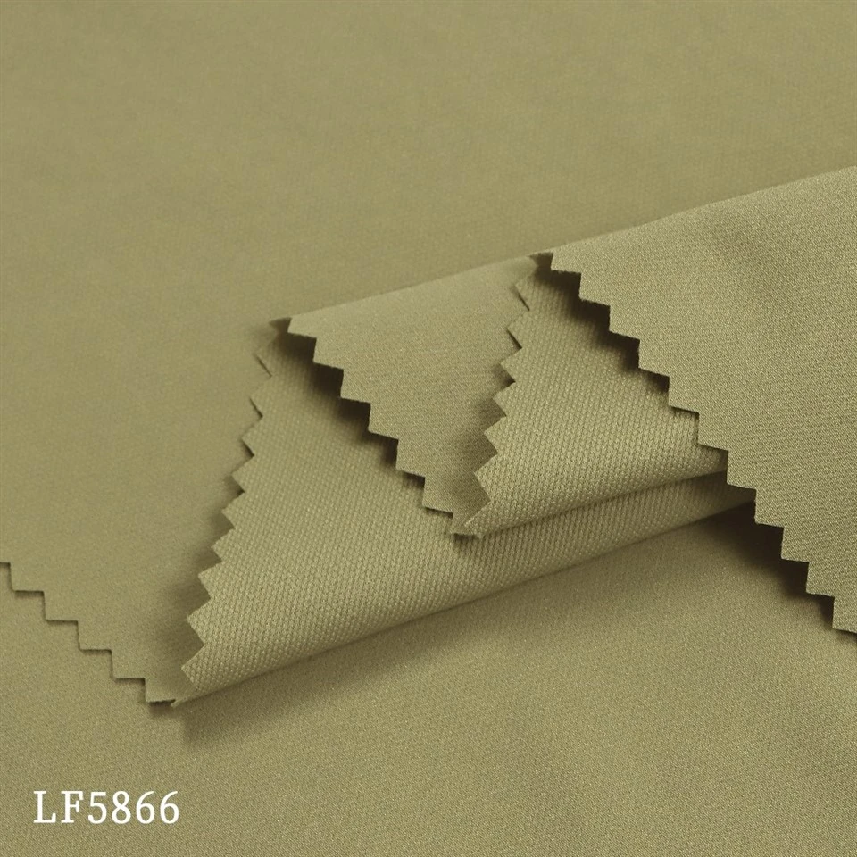 Jacquard-Stoff mit Perlenpunkten